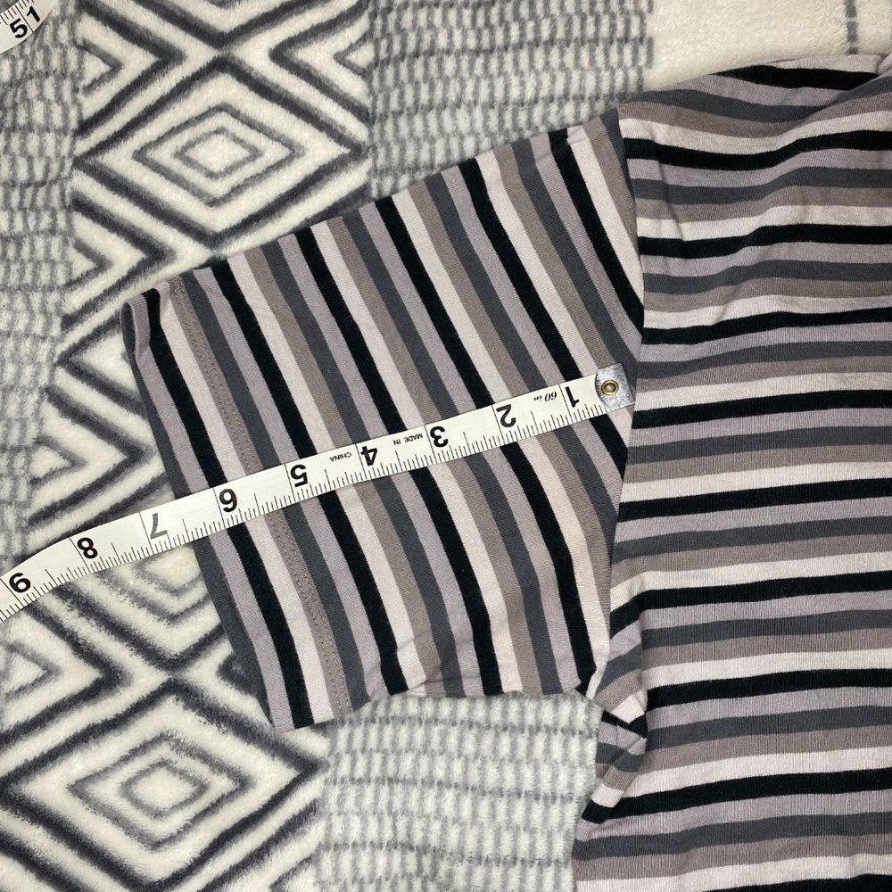 Uniqlo x JW Anderson Striped T Shirt Crew Neck Grey Black Stripe S - Picture 5 of 9